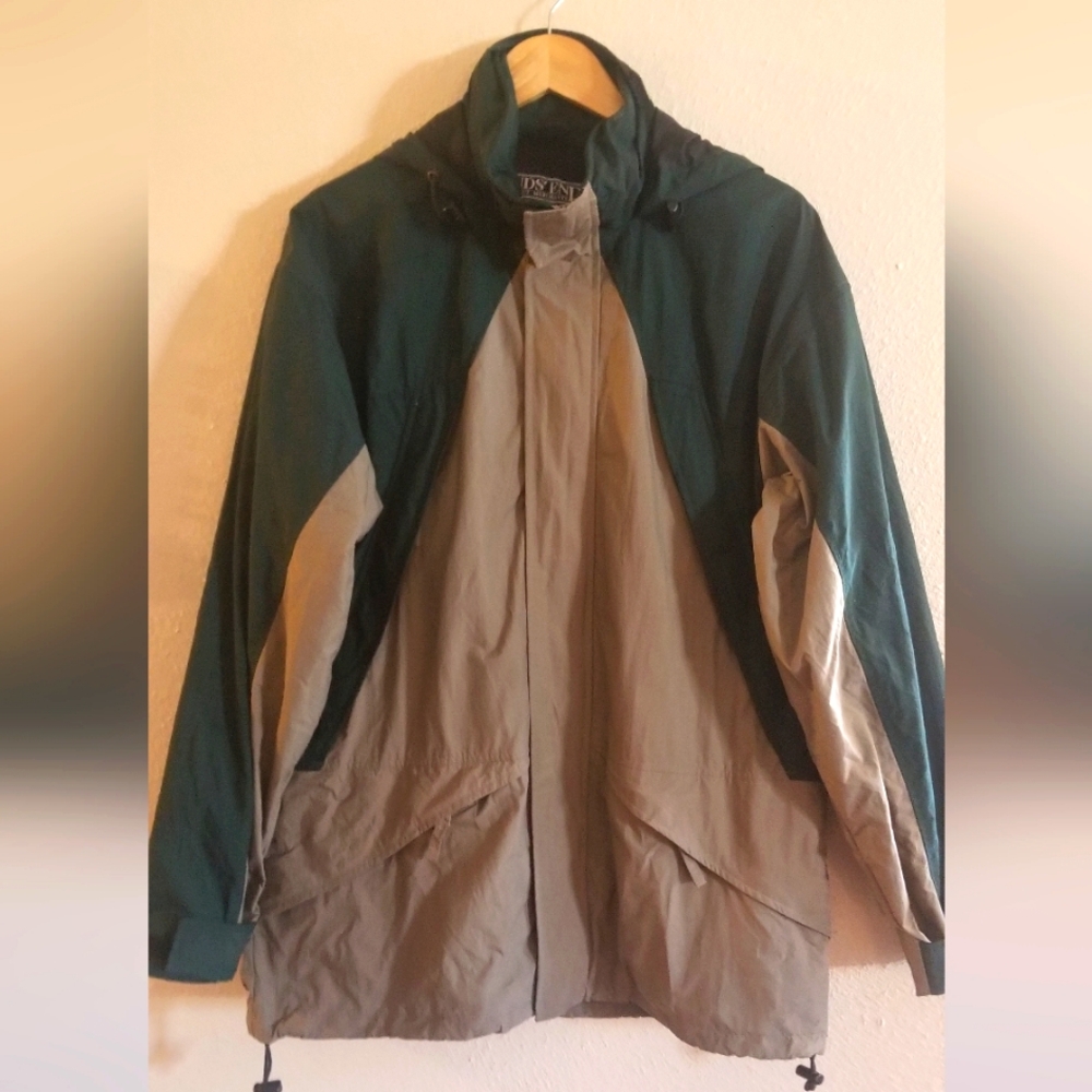 Lands End mens light weight shell jacket size medium